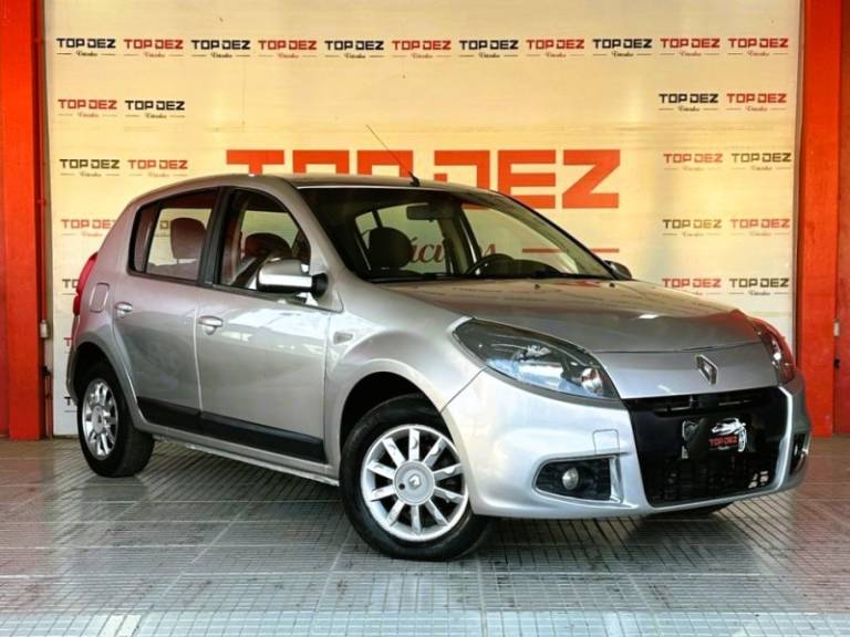 RENAULT - SANDERO - 2014/2014 - Prata - R$ 38.900,00